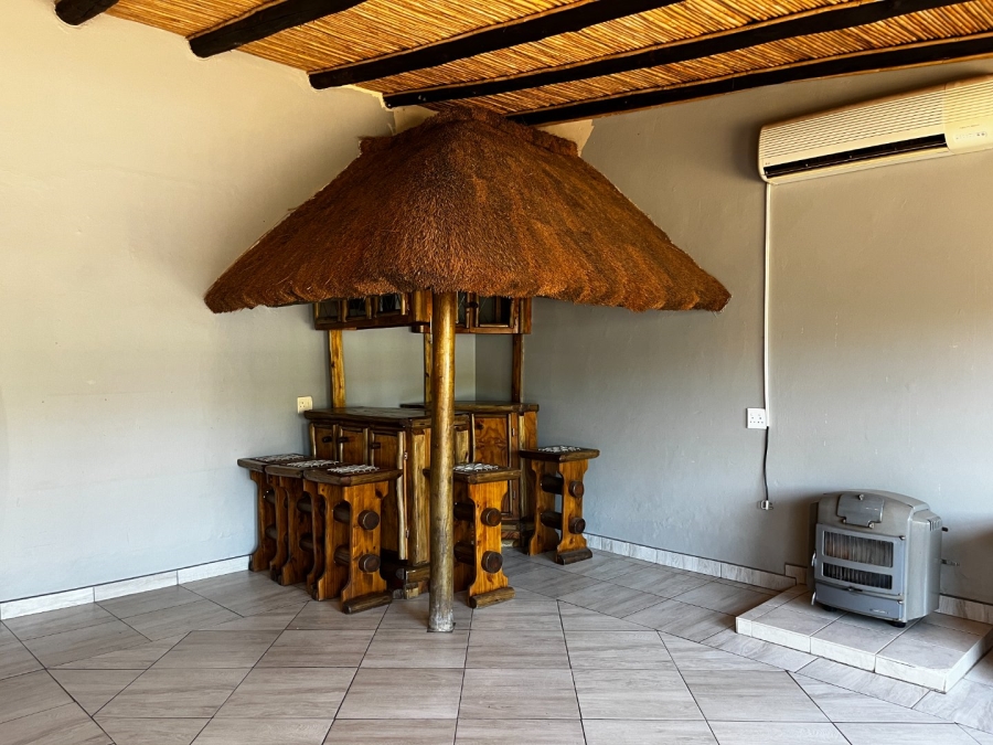 To Let 4 Bedroom Property for Rent in Schoemansville North West